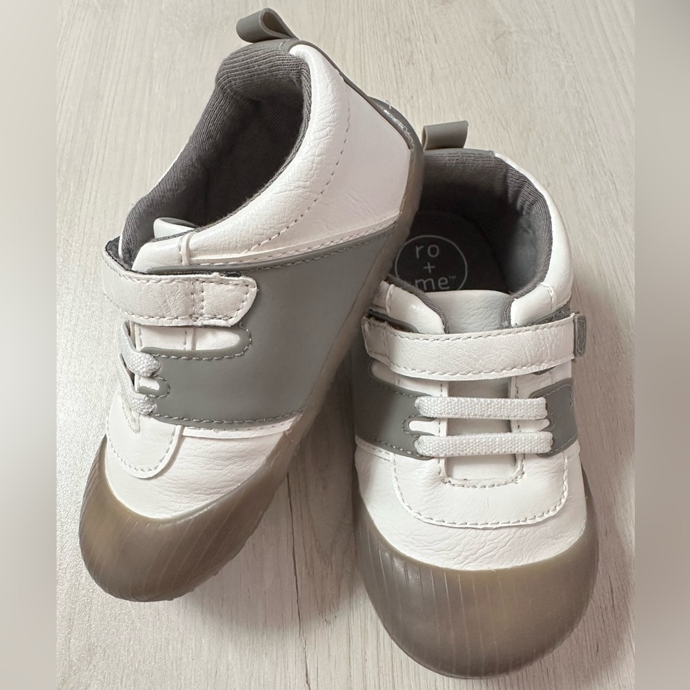 Robeez 18-24 Months New White/Grey